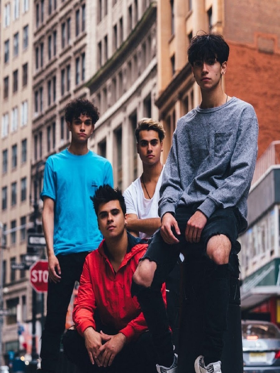 Dobre shops brothers sweatshirt